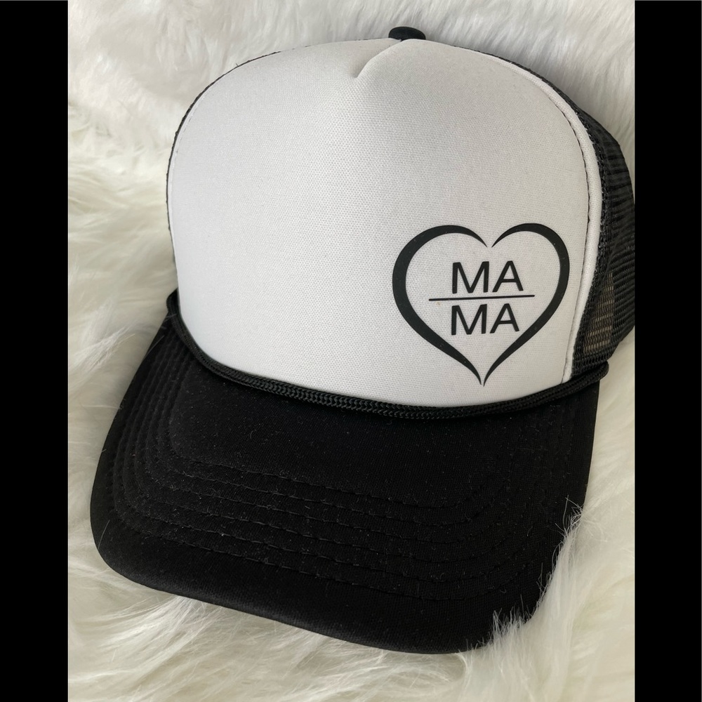 Black/white cap